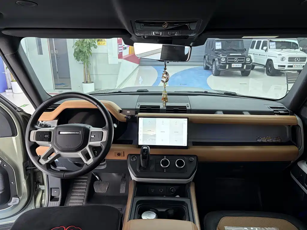 Land Rover Defender — миниатюра 10