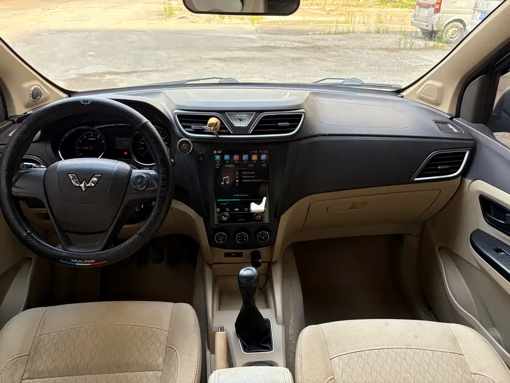 Wuling Hongguang — миниатюра 9