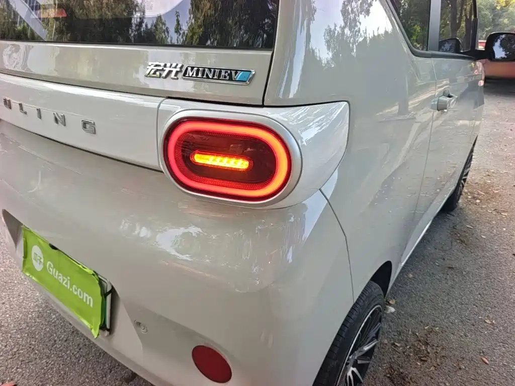 Wuling MINIEV — миниатюра 8