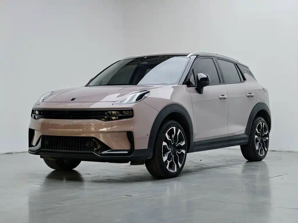 Lynk & Co 06