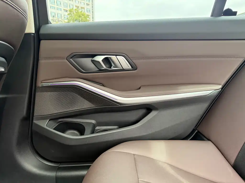BMW 3 Series — миниатюра 34