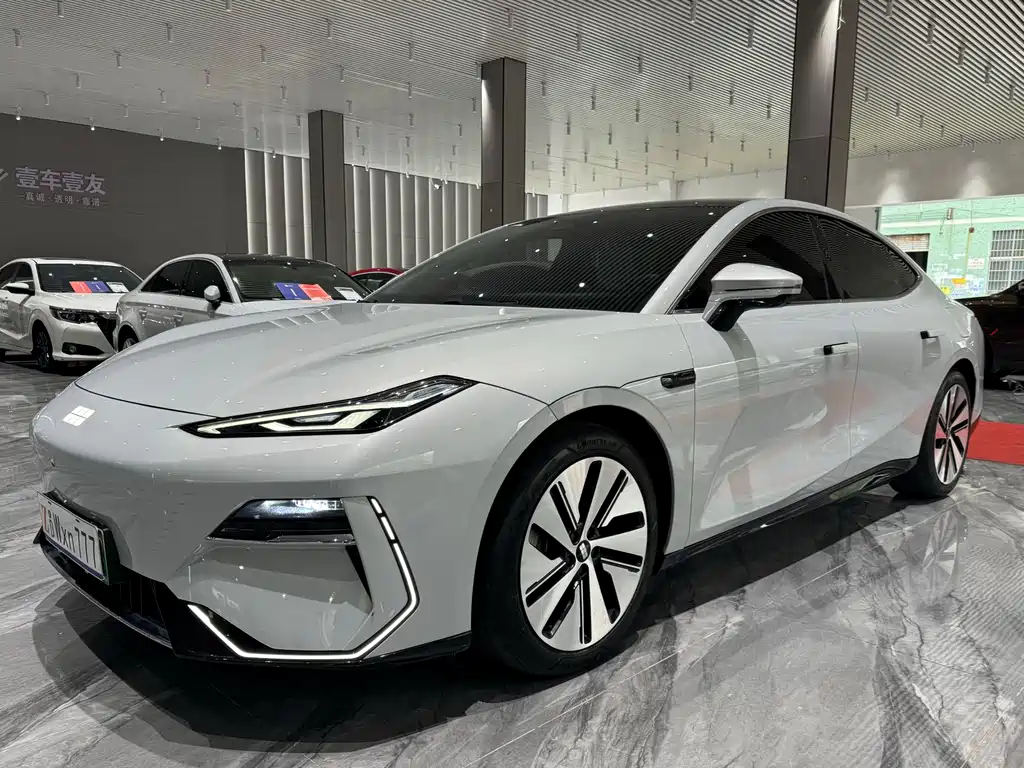 GEELY GALAXY GALAXY E8