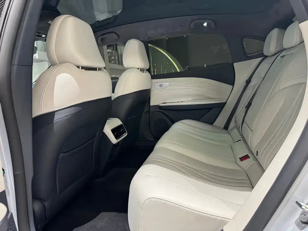 GEELY GALAXY GALAXY E8