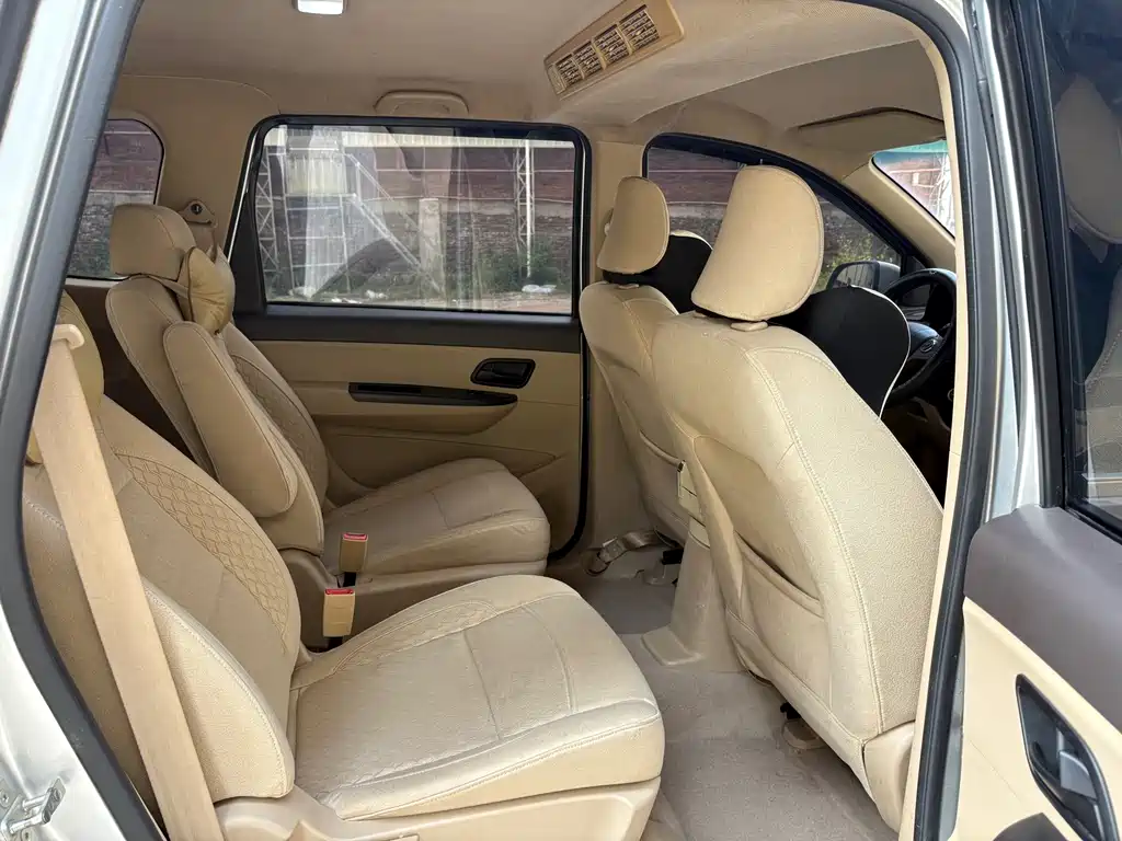 Wuling Hongguang — миниатюра 12