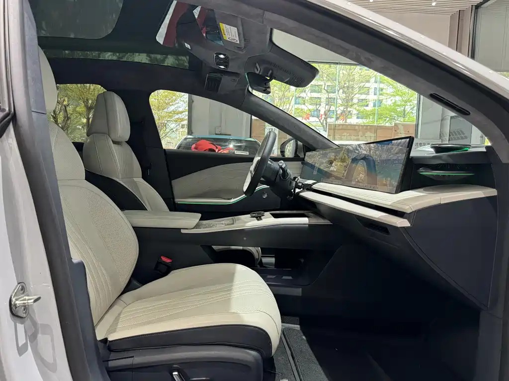 GEELY GALAXY GALAXY E8