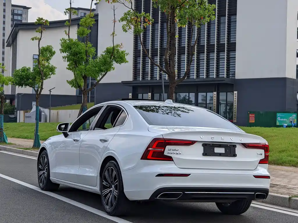 Volvo S60 — миниатюра 5