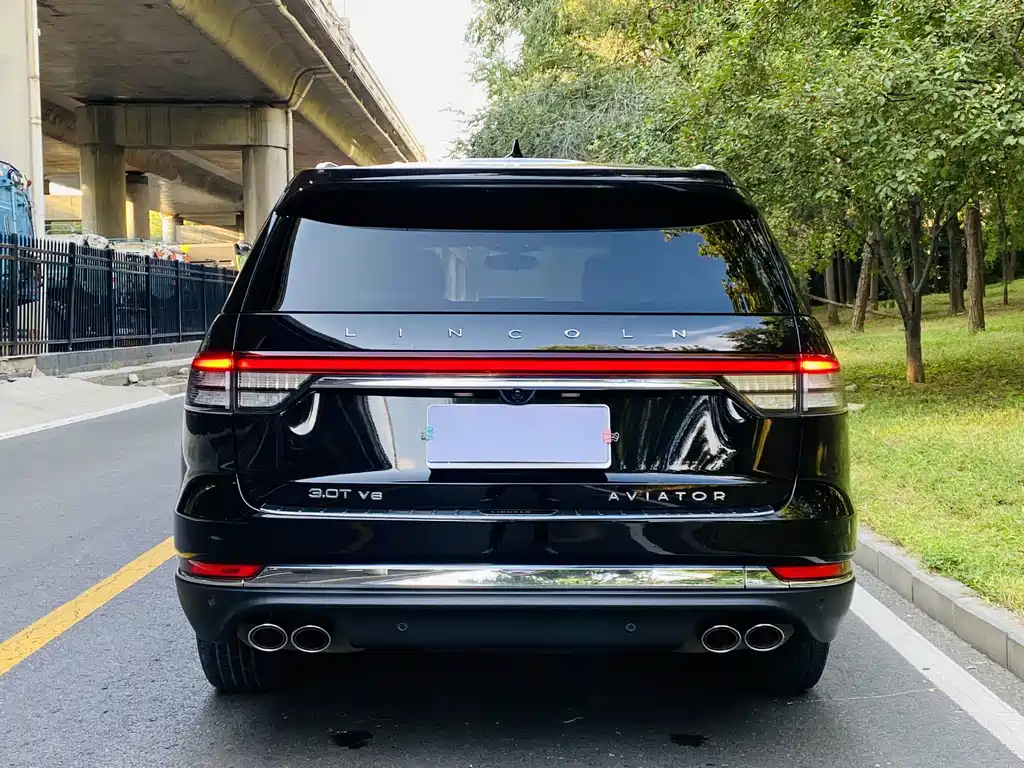 Lincoln Aviator — миниатюра 17