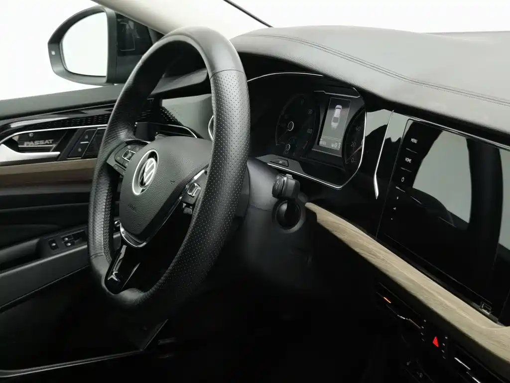 Volkswagen Passat PHEV — миниатюра 22