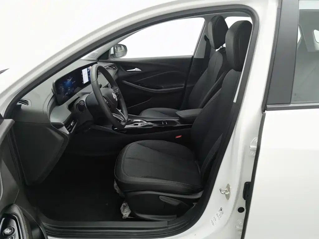 Buick Verano — миниатюра 10