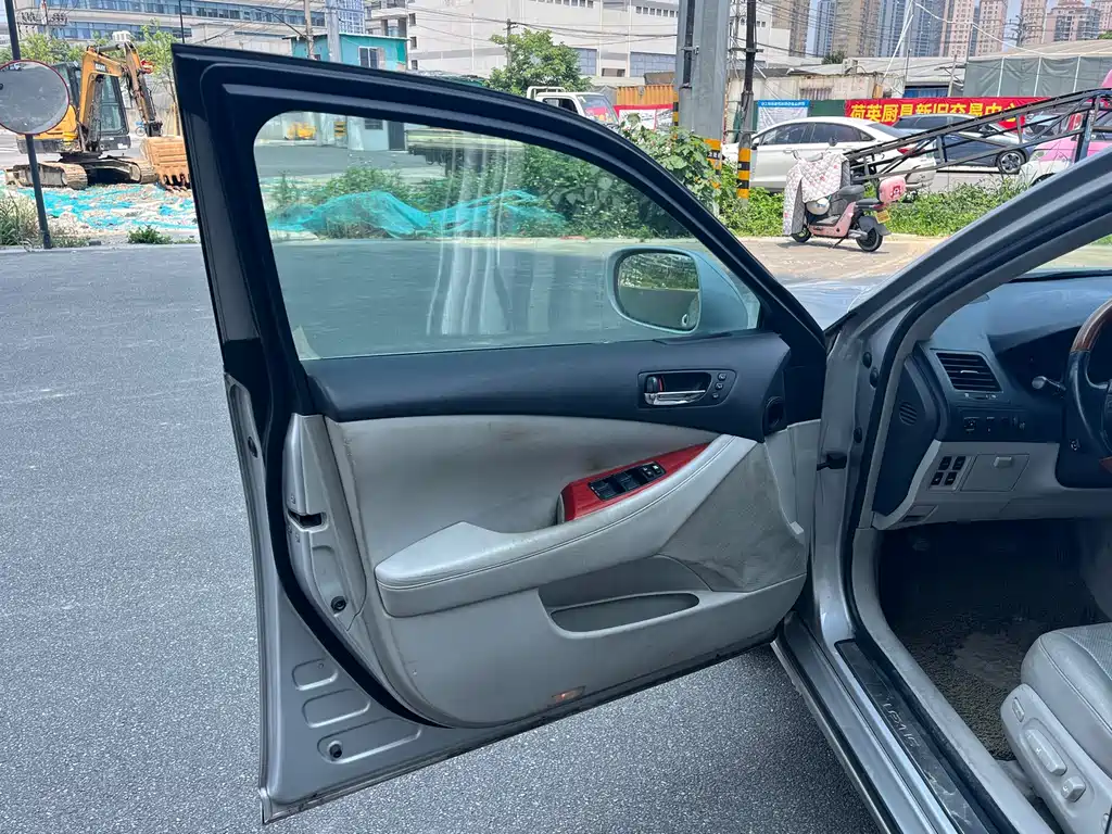 Lexus ES — миниатюра 8