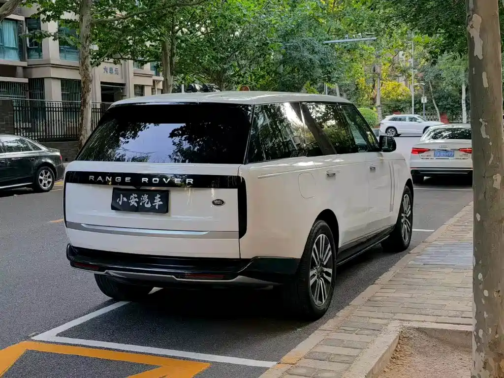 Land Rover Range Rover — миниатюра 3