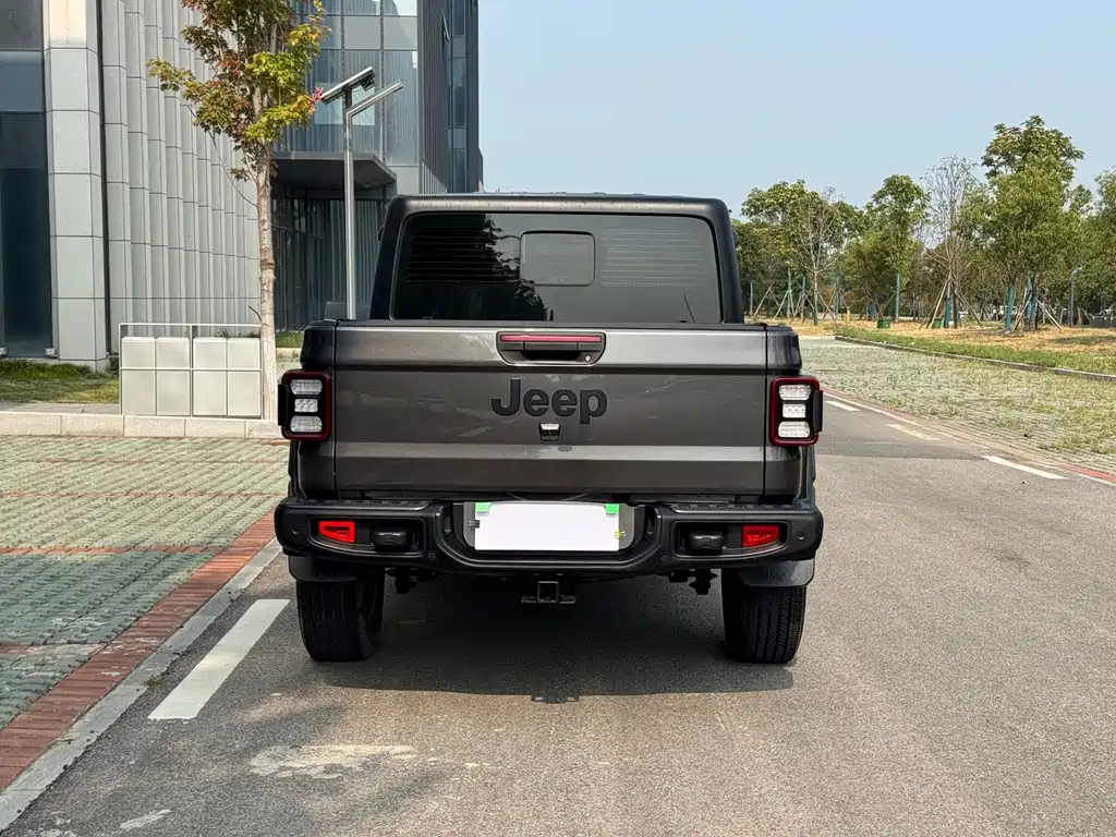 Jeep Gladiator — миниатюра 16