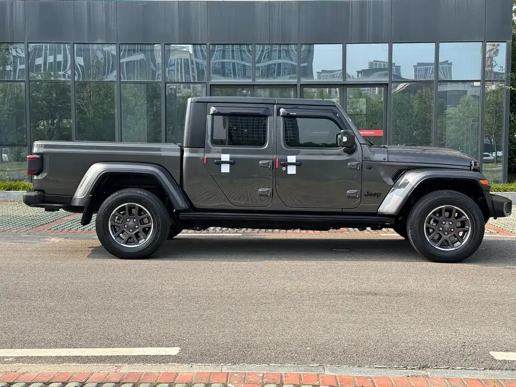 Jeep Gladiator — миниатюра 18