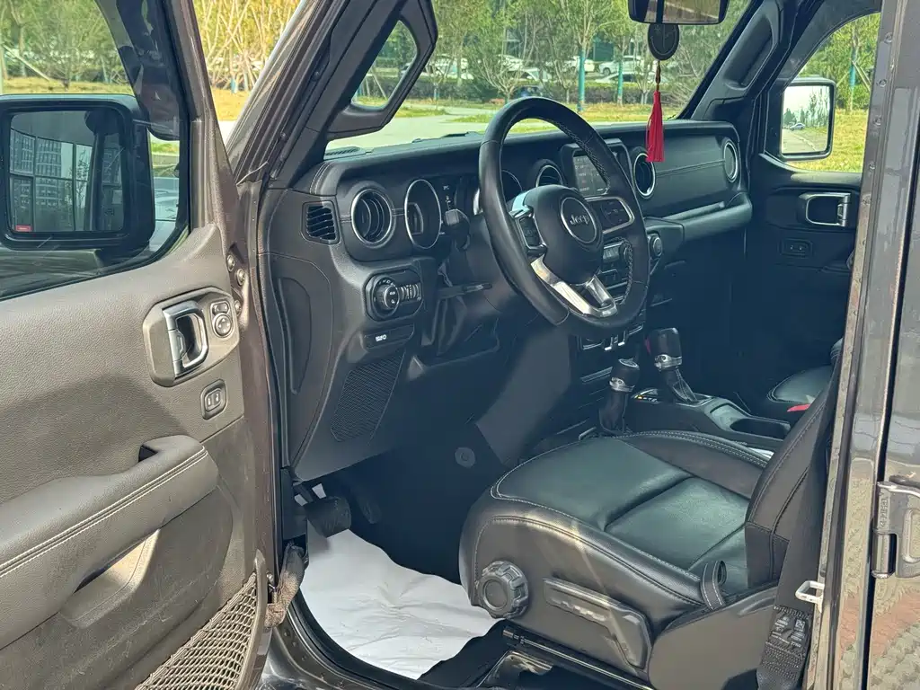 Jeep Gladiator — миниатюра 6