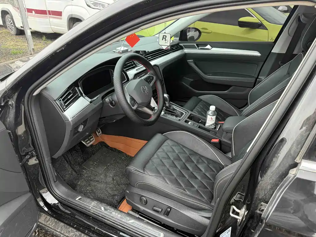 Volkswagen Magotan PHEV — миниатюра 3