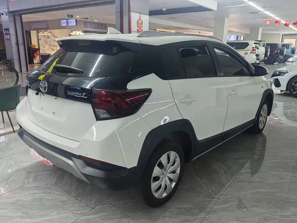 Toyota Yaris L — миниатюра 4