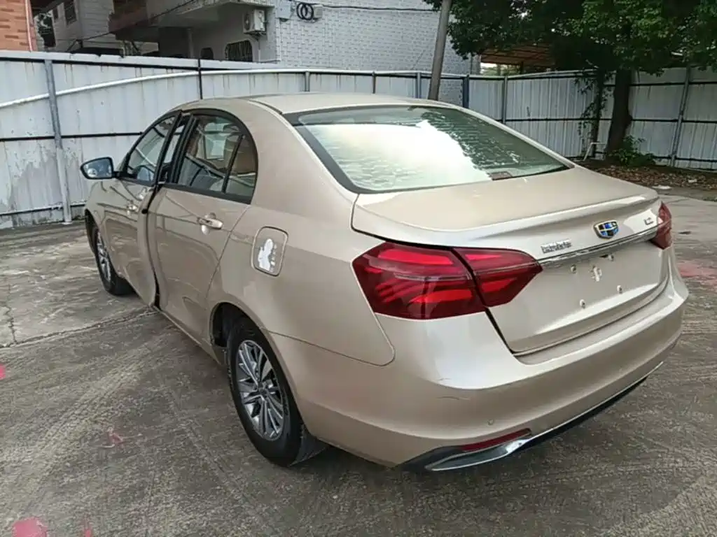 Geely Emgrand — миниатюра 5