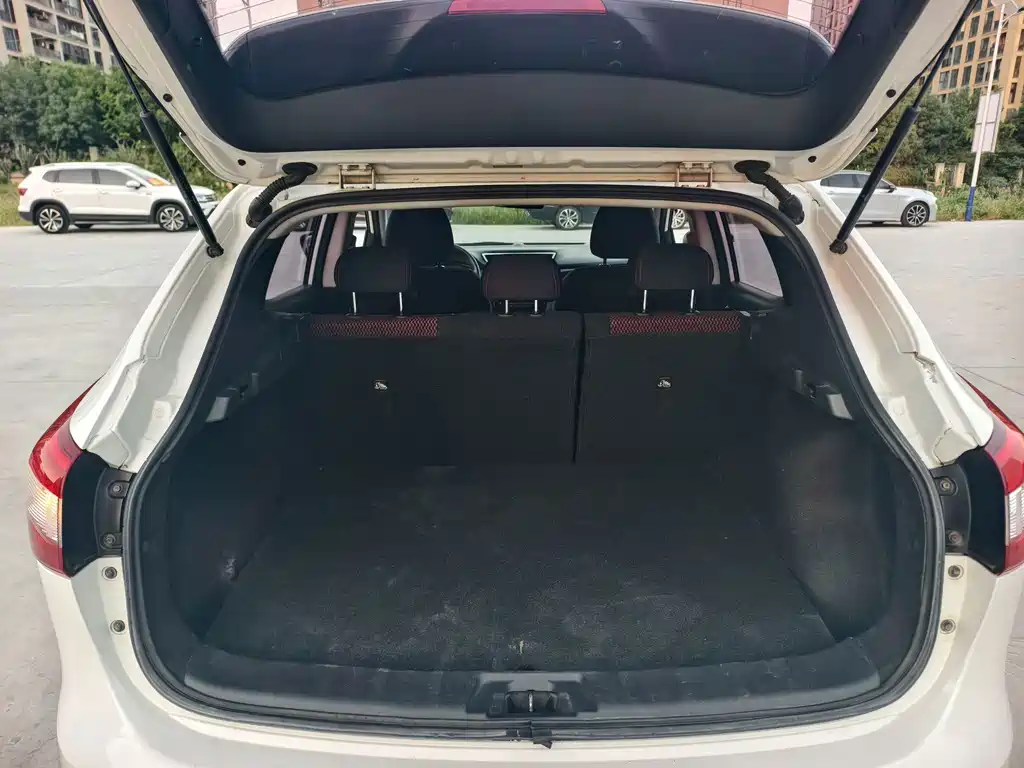 Nissan Qashqai — миниатюра 10