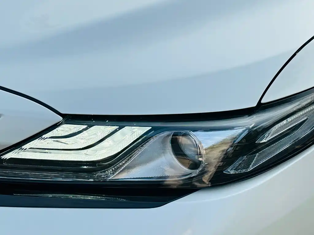 Toyota Camry — миниатюра 8