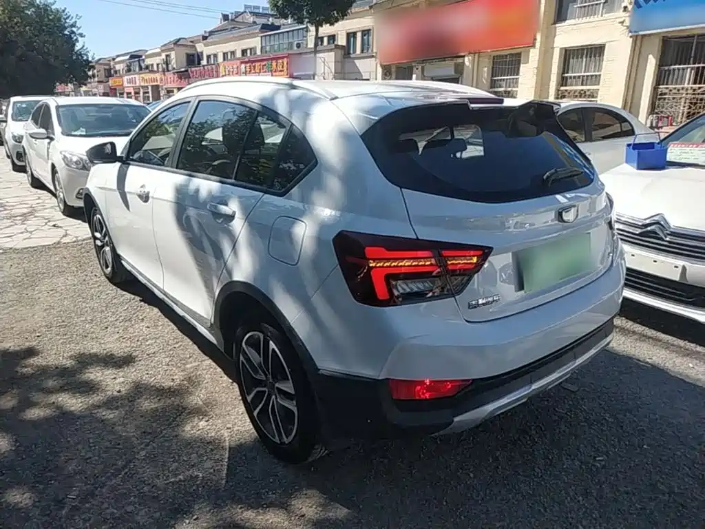 Geely Vision S1 — миниатюра 5