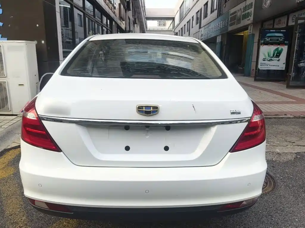 Geely Emgrand — миниатюра 6