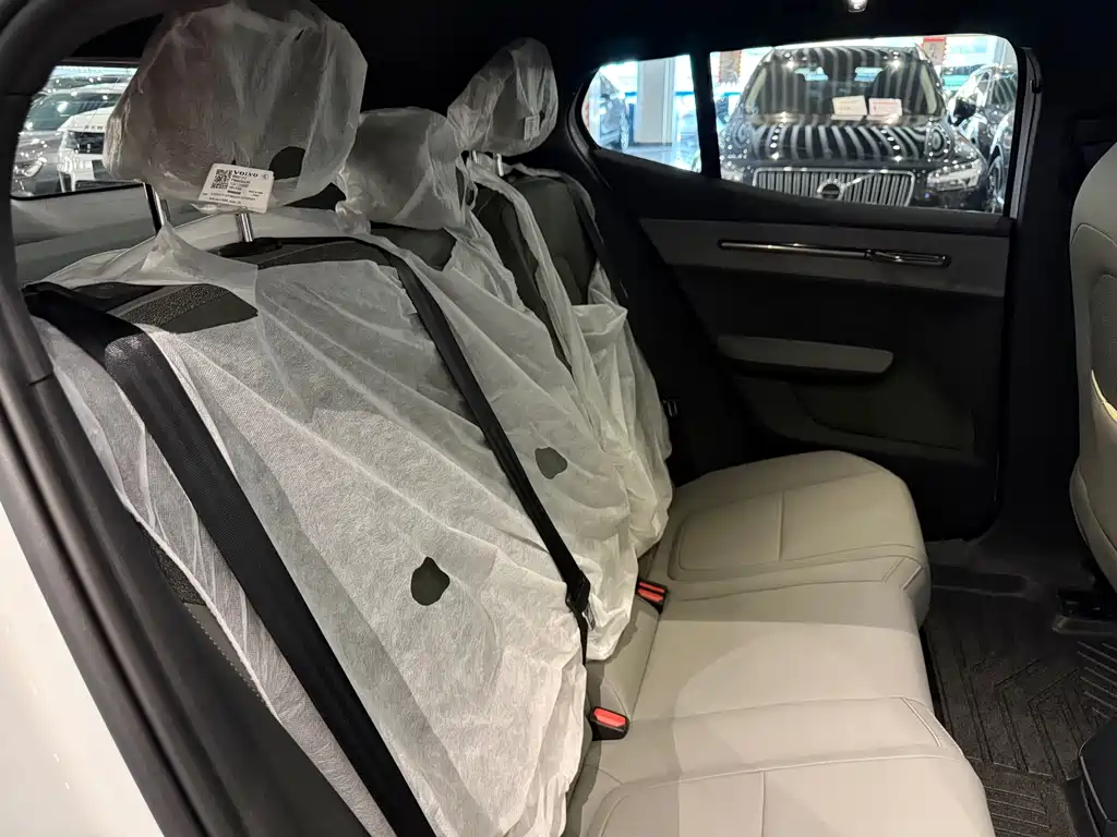 Volvo EX30 — миниатюра 10