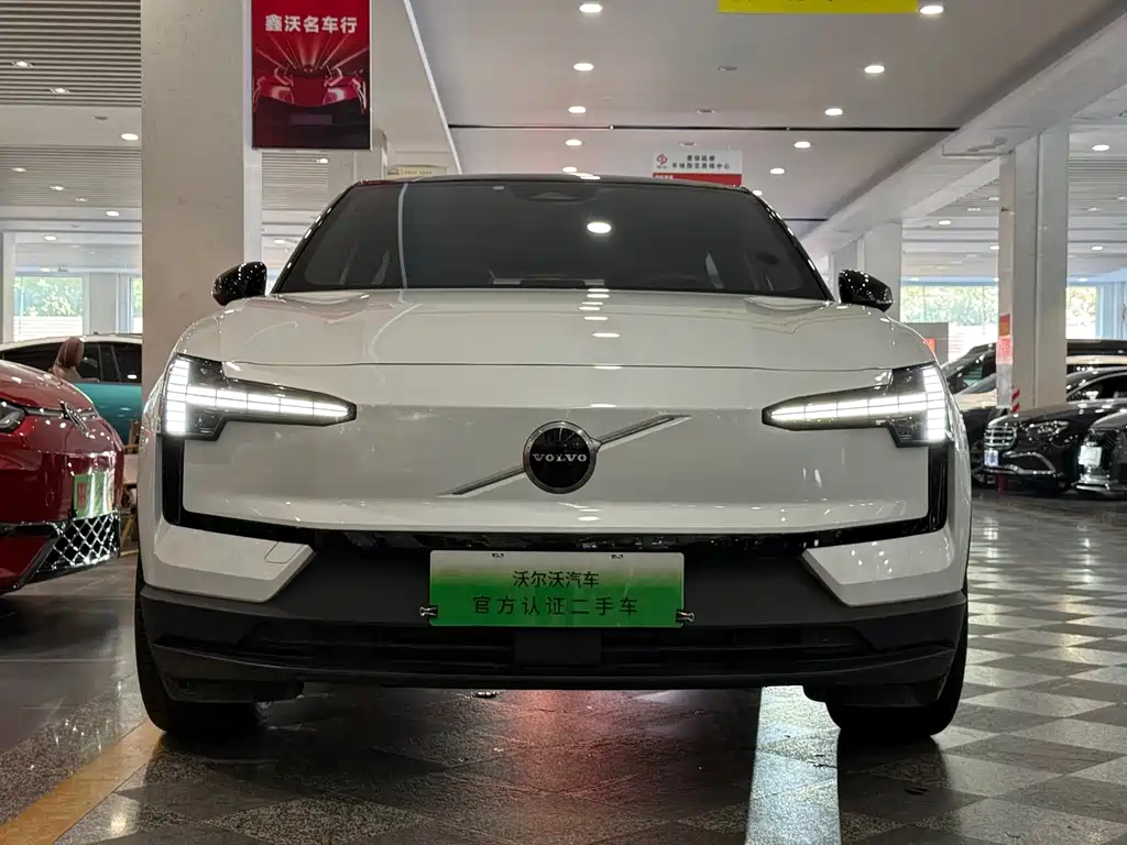 Volvo EX30 — миниатюра 2