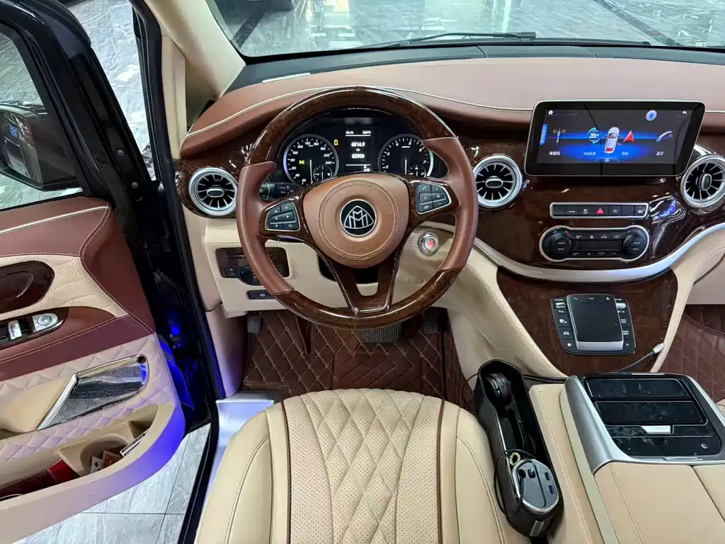 Mercedes-Benz Vito 2020 2.0T Elite 9 мест