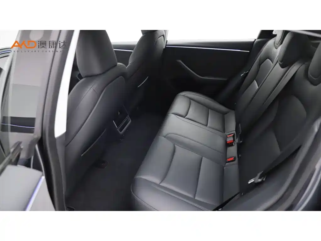 Tesla Model 3 — миниатюра 7