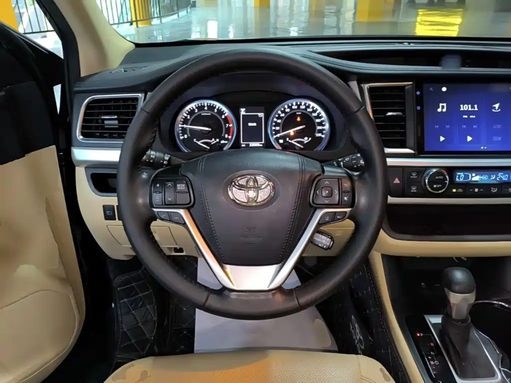 Toyota Highlander — миниатюра 11