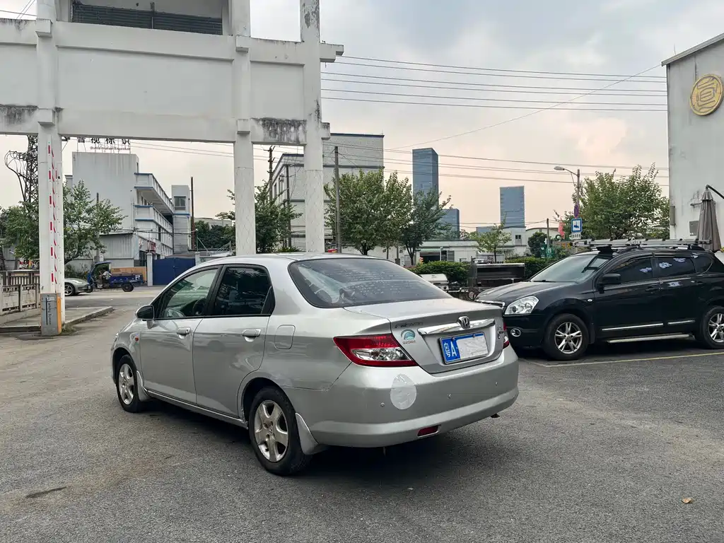 Honda Fit — миниатюра 7
