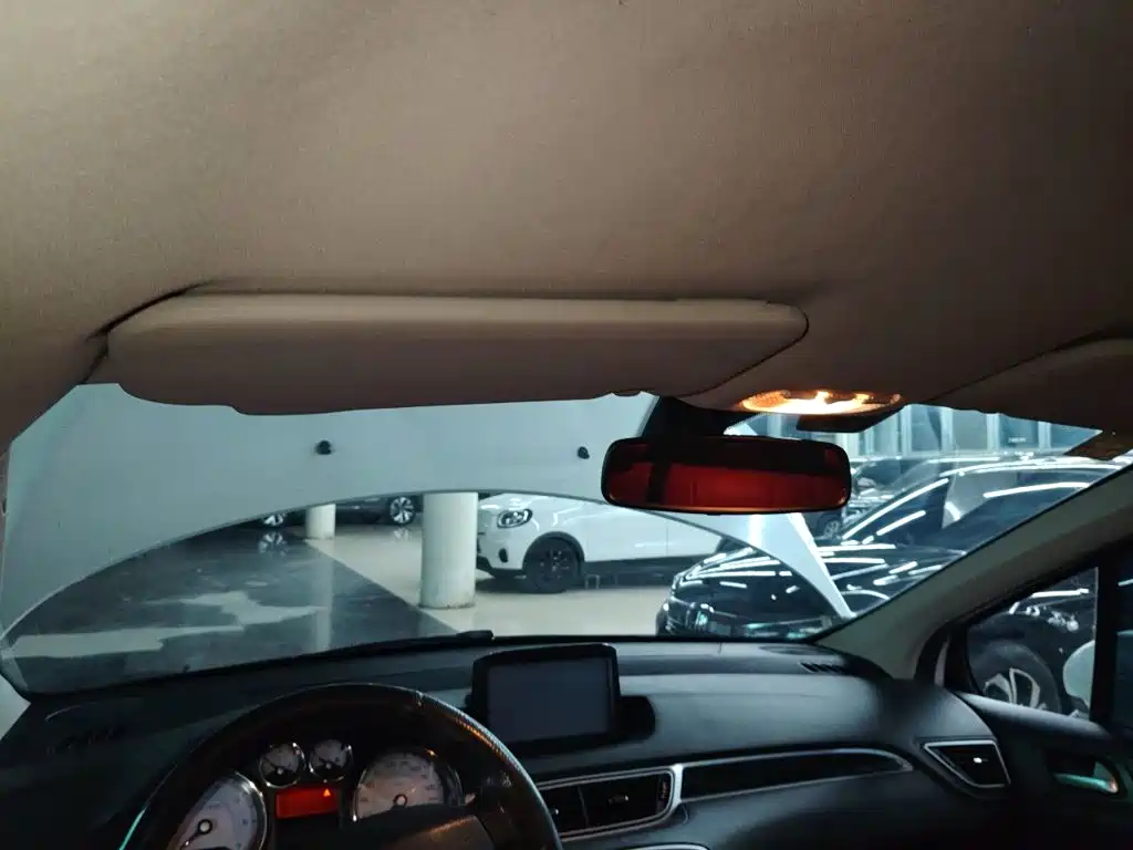 Peugeot 308 — миниатюра 19