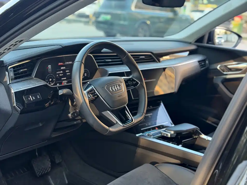 Audi e-tron — миниатюра 10