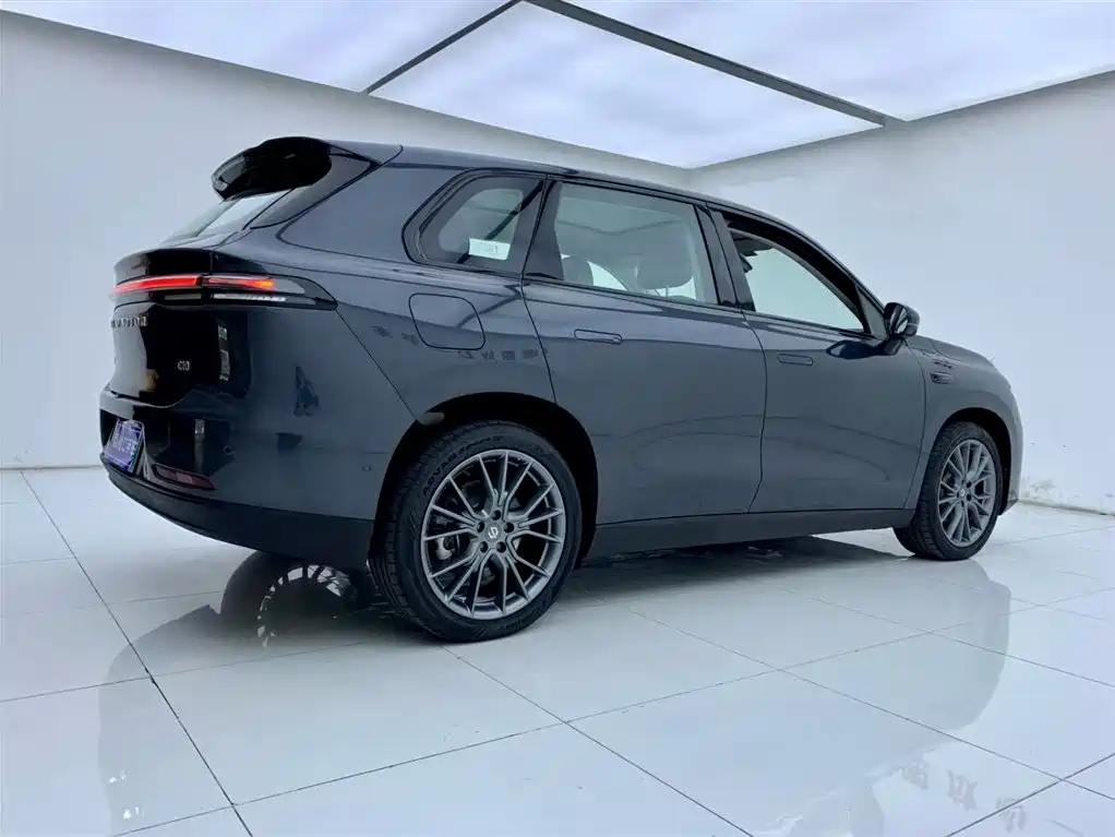 ZERO-RUNNING CAR ZERO RUN C10