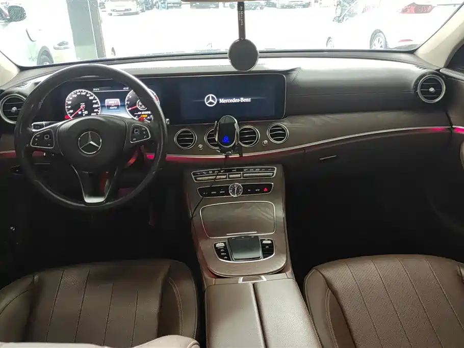 MERCEDES-BENZ E CLASS