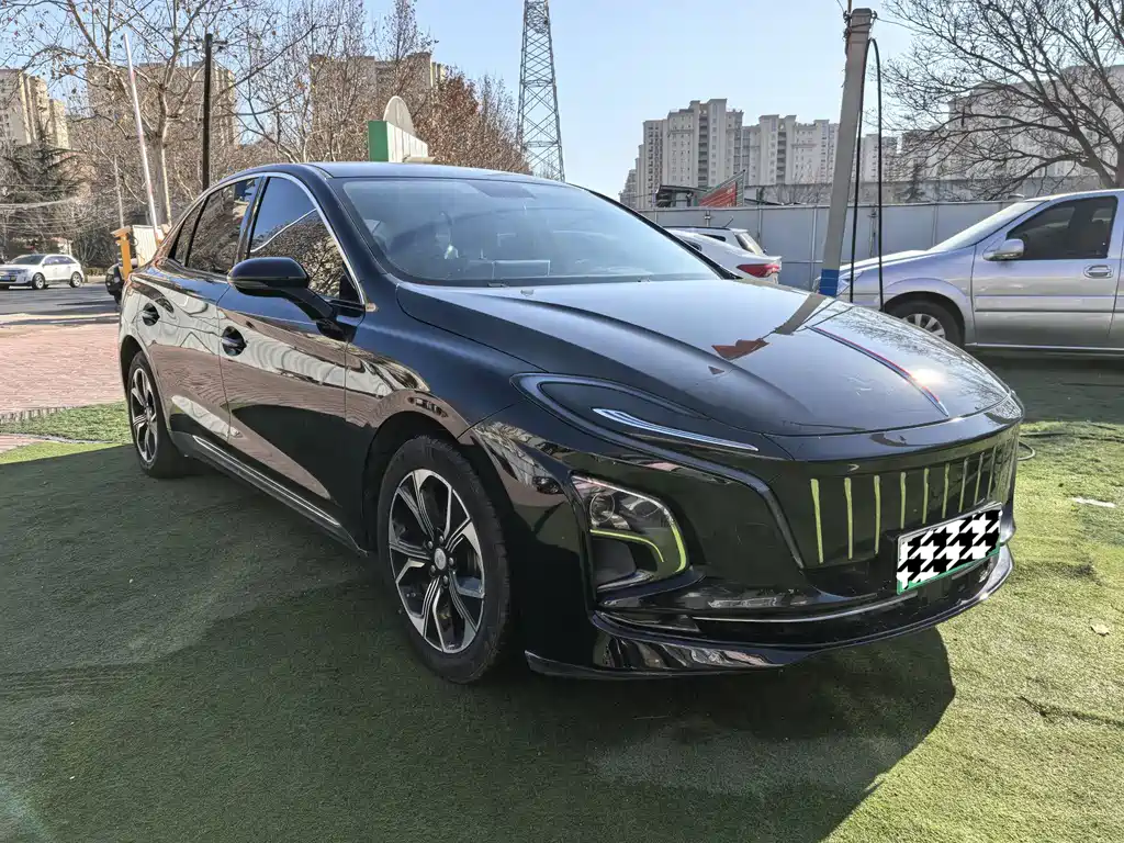 Hongqi HONGQI E QM5