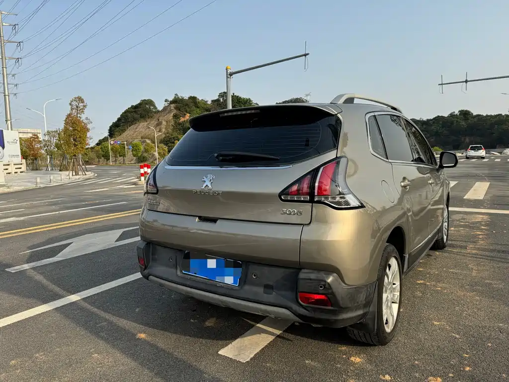 PEUGEOT 3008