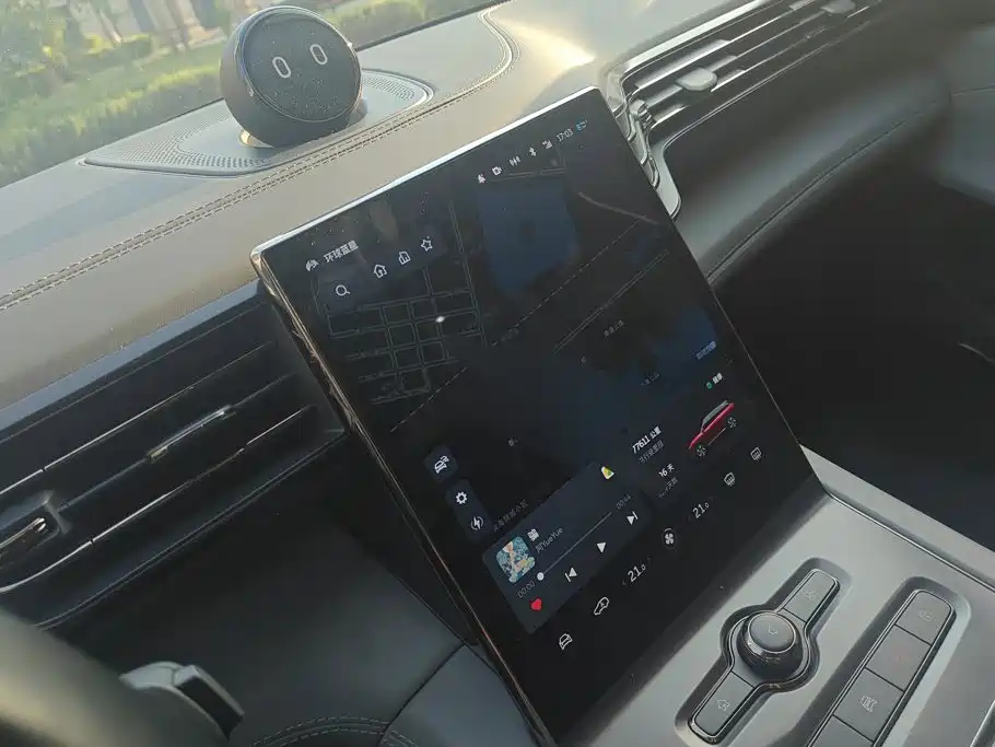 NIO ES6 — миниатюра 13