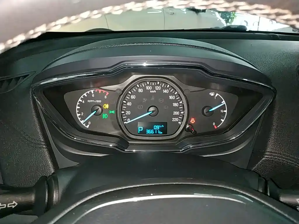 Ford Escort — миниатюра 12
