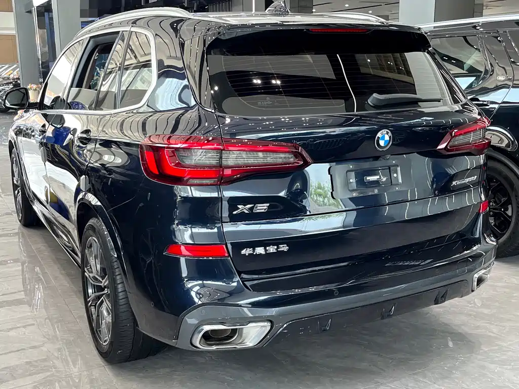 BMW X5 2022 xDrive 30Li M Sport