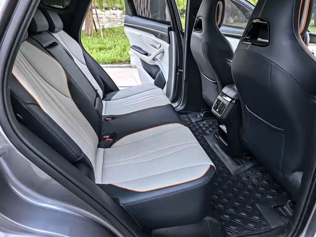 BYD PLUS New Energy — миниатюра 9