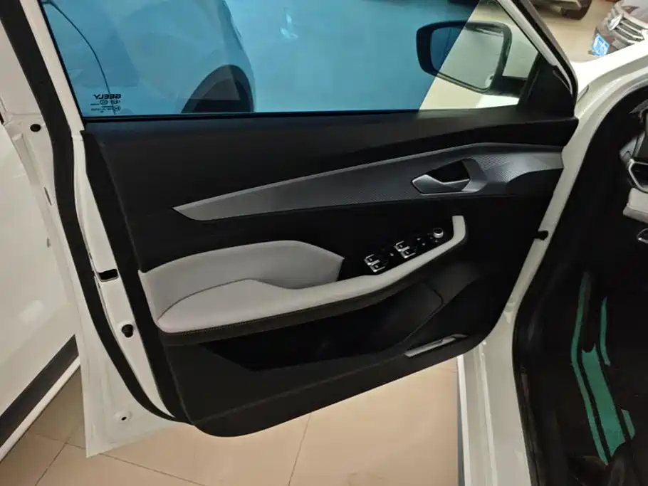 Geely Binrui — миниатюра 7