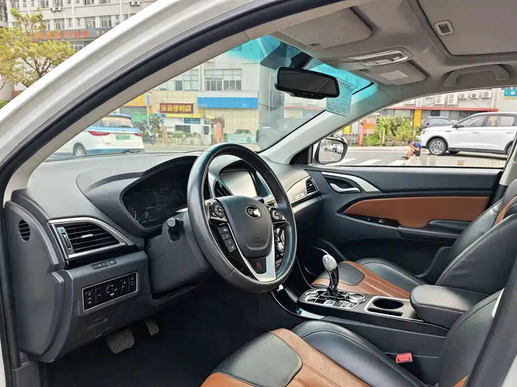BYD Qin NEV 2015 1.5T Flagship Plus