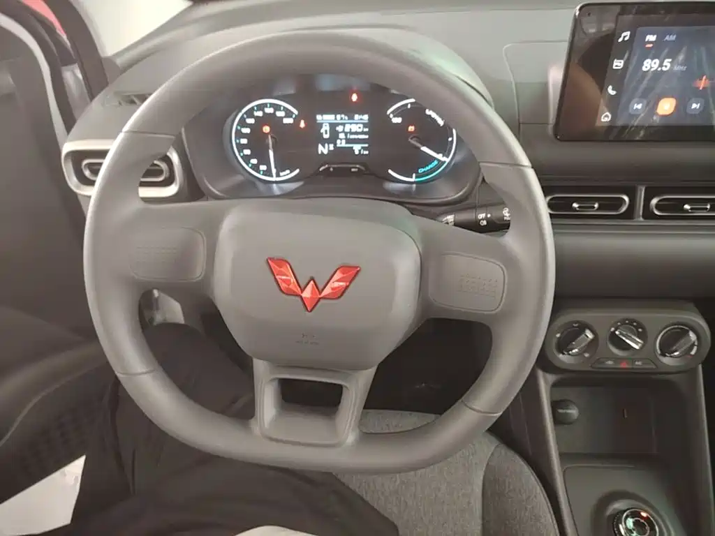 Wuling Hongguang EV — миниатюра 11