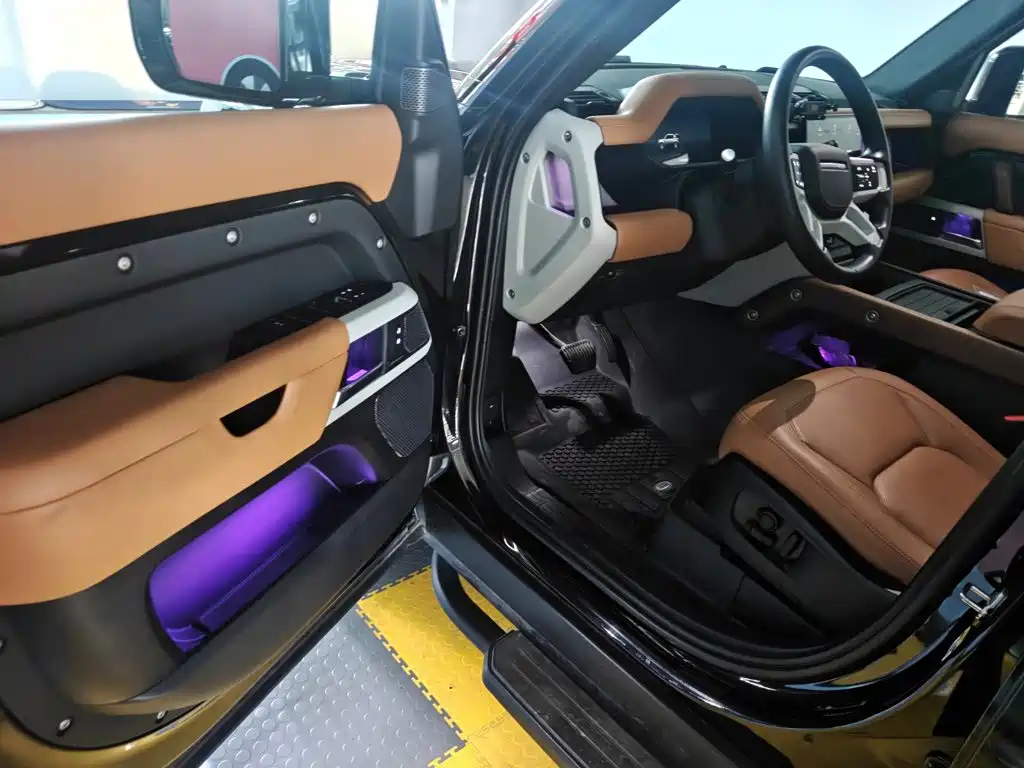 Land Rover Defender — миниатюра 5