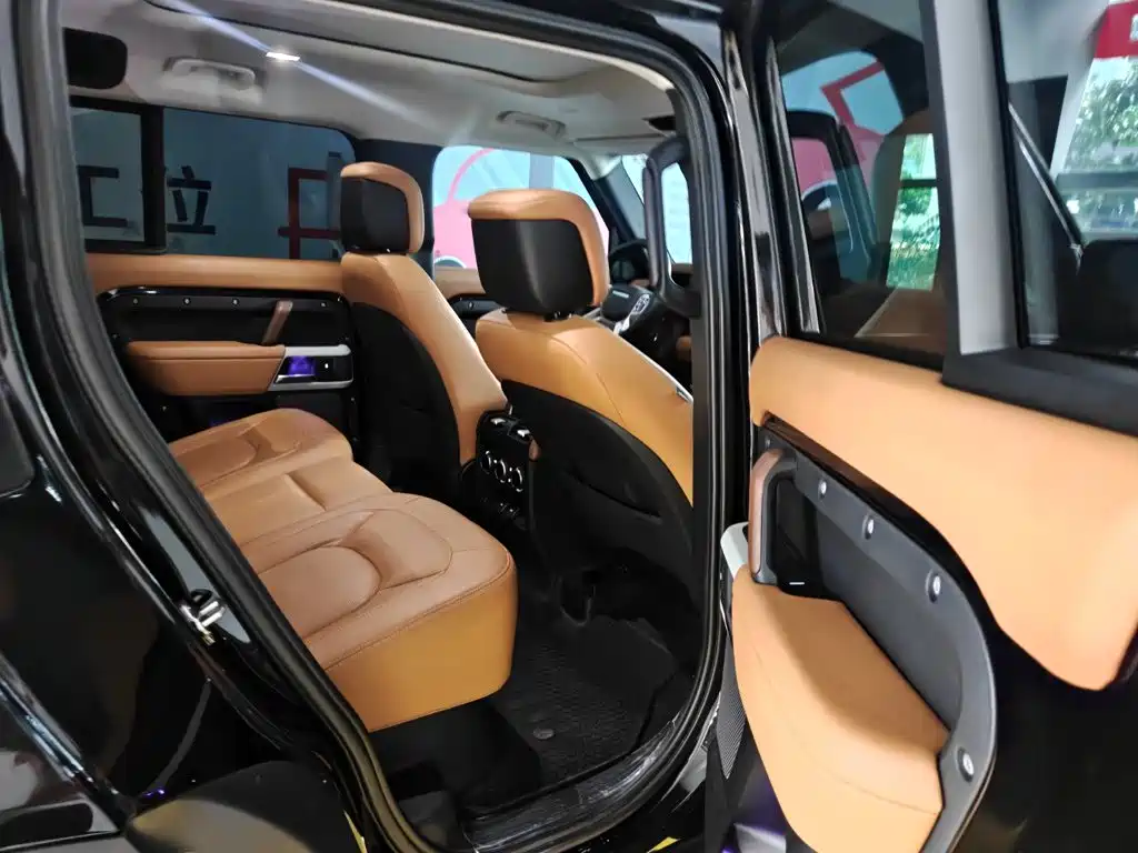 Land Rover Defender — миниатюра 11