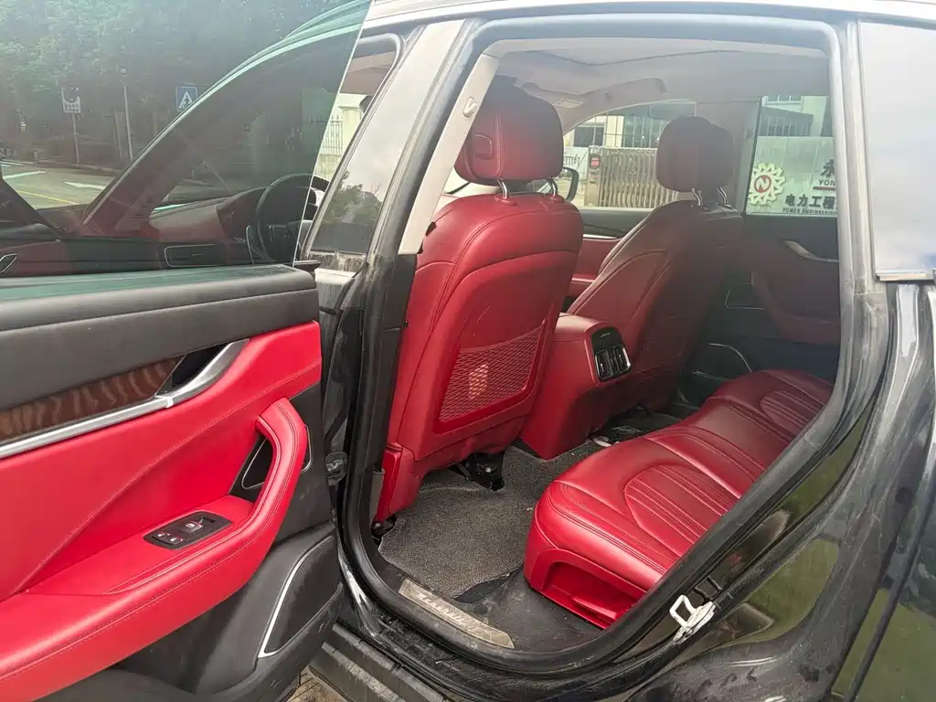 Maserati Levante — миниатюра 4
