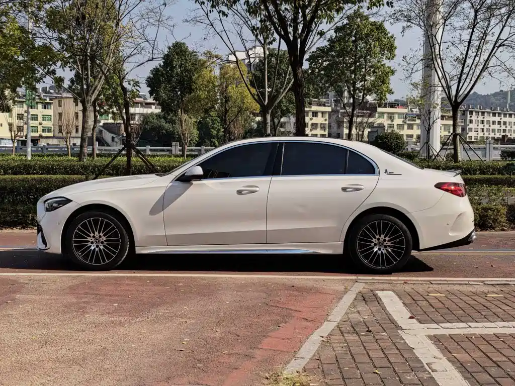 Mercedes-Benz C-Class — миниатюра 3