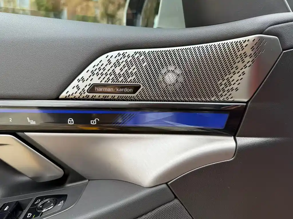 BMW 5 Series — миниатюра 16
