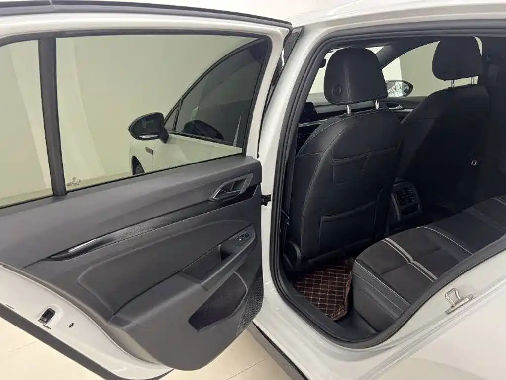 Volkswagen Golf — миниатюра 11